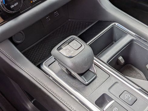 Used 2025 Nissan Pathfinder SV image 19