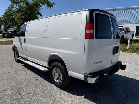 Used 2025 Chevrolet Express 2500 w/ Driver Convenience Package image 3