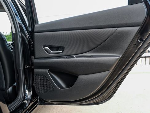 Used 2023 Hyundai Elantra Limited FWD image 49