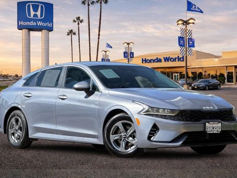 Used 2022 Kia K5 LXS FWD image 2