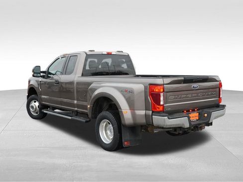 Certified 2022 Ford F350 XLT image 7