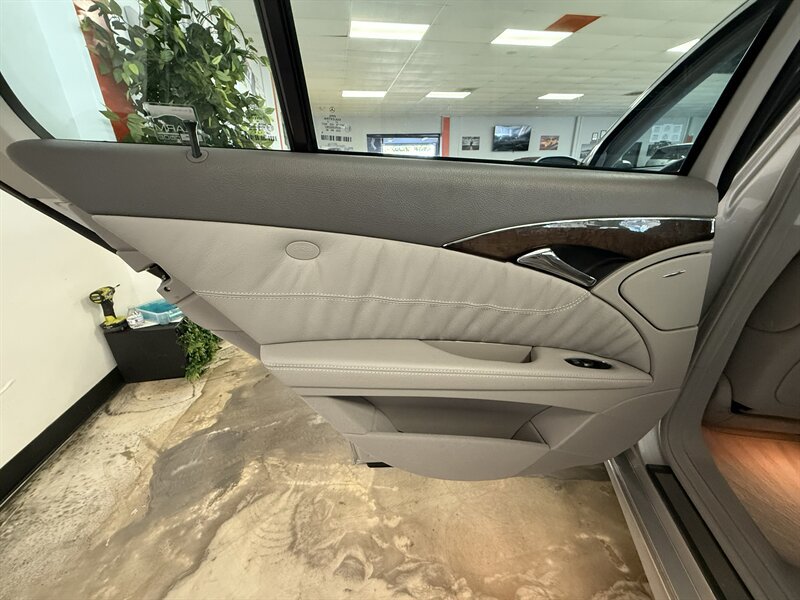Used 2003 Mercedes-Benz E 500 Sedan w/ X2 Opt Pkg image 28