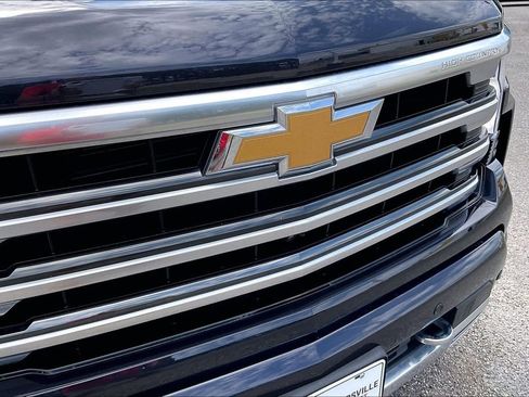 Used 2024 Chevrolet Silverado 1500 High Country w/ Technology Package AWD/4WD image 28