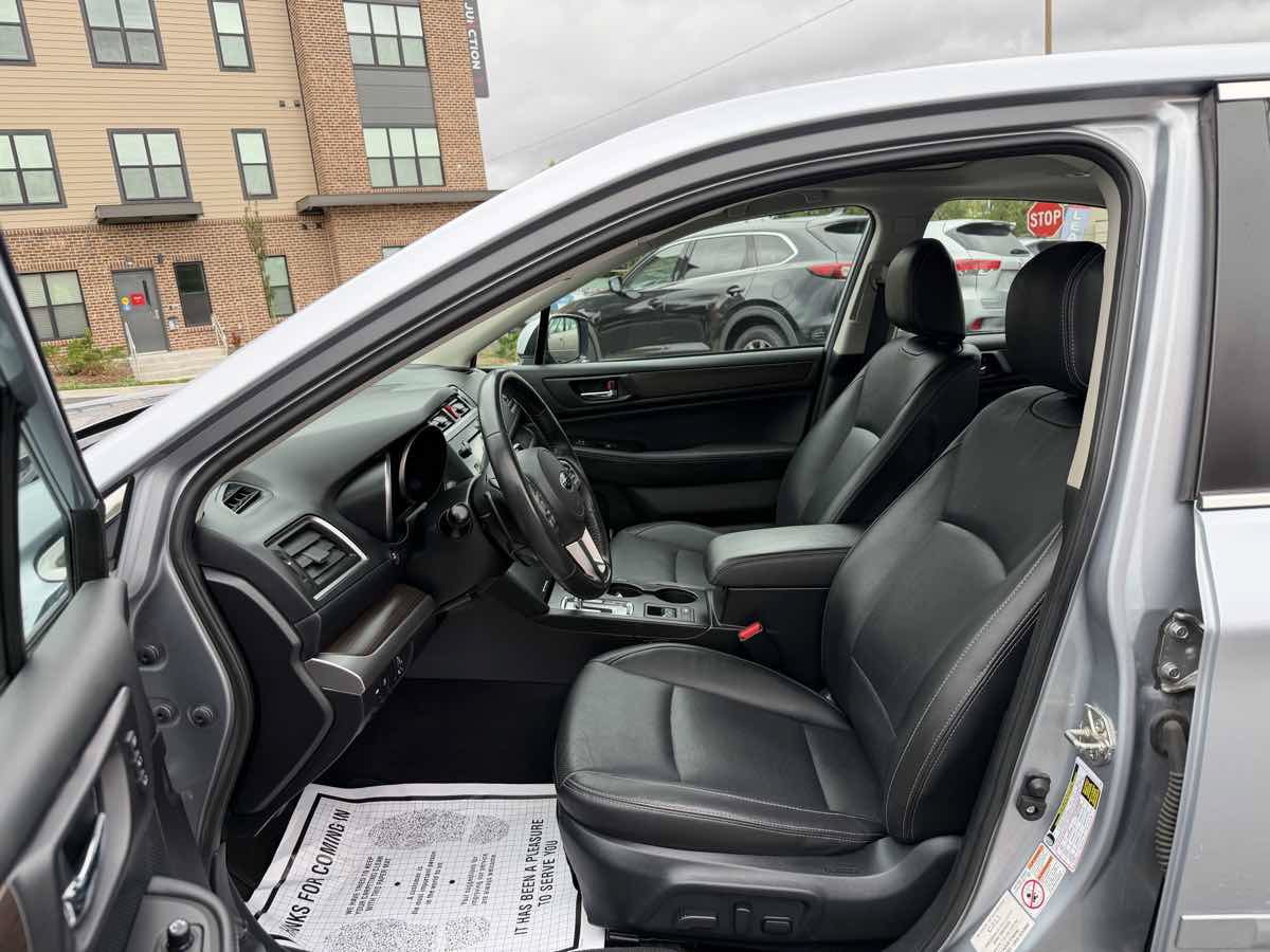 Used 2017 Subaru Legacy 2.5i Limited AWD/4WD image 9