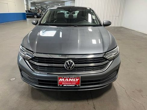 Used 2024 Volkswagen Jetta SE FWD image 8