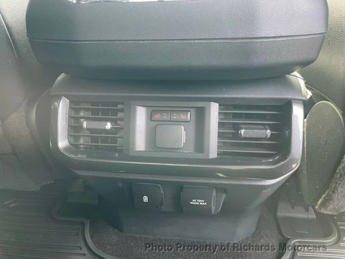 Used 2022 Ford F150 Lariat w/ Equipment Group 502A High image 21