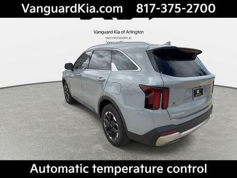 Certified 2026 Kia Sorento S w/ S Panoramic Sunroof Package FWD image 7