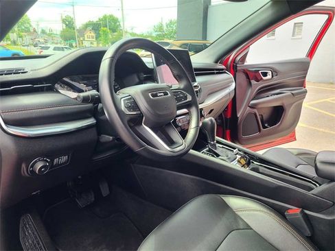 Used 2022 Jeep Compass Limited image 11