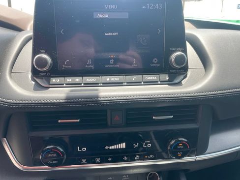 Used 2023 Nissan Rogue SV FWD image 22