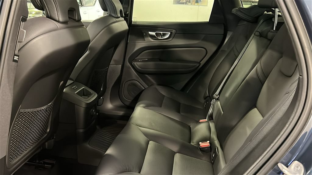 Used 2024 Volvo XC60 T8 Plus w/ Protection Package Premier AWD/4WD image 23