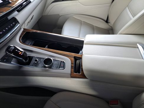 Certified 2024 Cadillac Escalade ESV Sport Platinum image 31