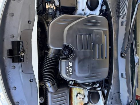 Used 2019 Dodge Charger SXT RWD image 25