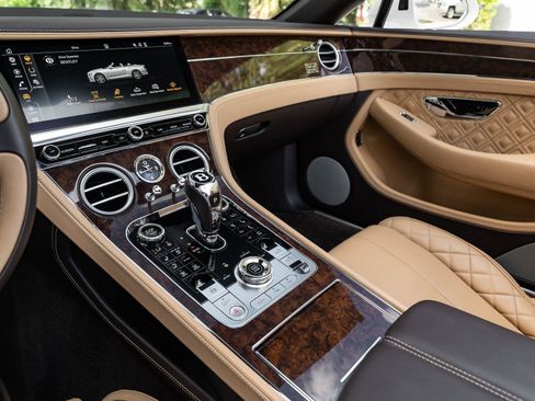 Used 2020 Bentley Continental GT image 35
