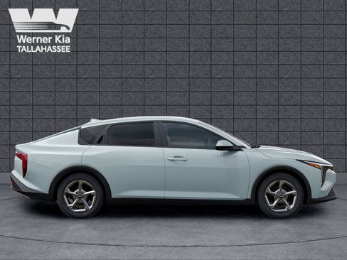 New 2026 Kia K4 LXS image 7