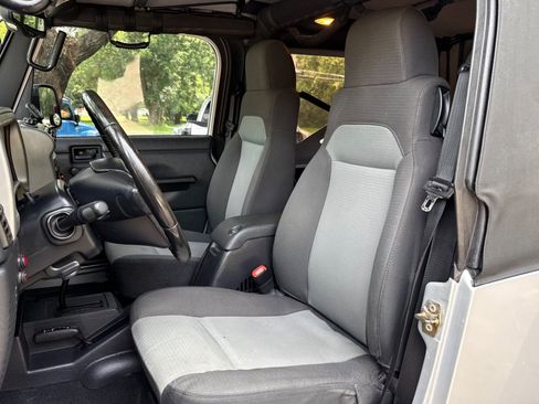 Used 2005 Jeep Wrangler Unlimited AWD/4WD image 21