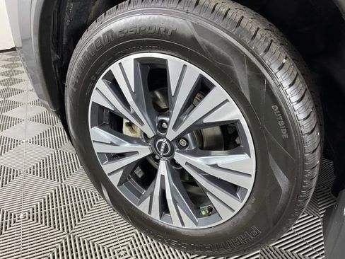 Used 2022 Nissan Rogue SV FWD image 14