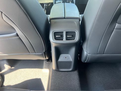Certified 2025 Buick Envision Sport Touring AWD/4WD image 32