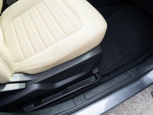 Used 2022 Ford Edge SE image 44