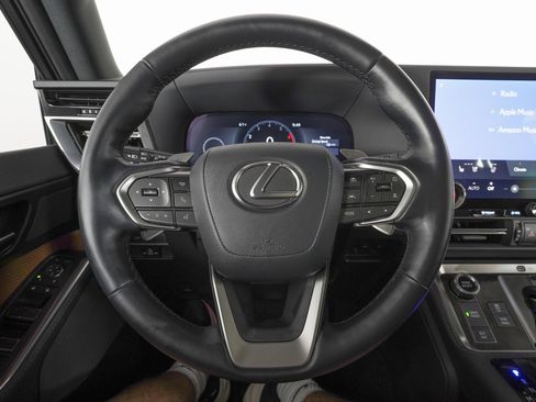 Used 2025 Lexus GX 550 image 21