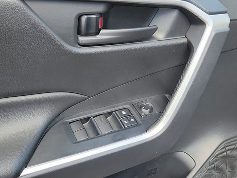 Certified 2024 Toyota RAV4 LE AWD/4WD image 7
