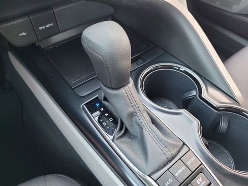 Certified 2020 Toyota Camry LE image 27