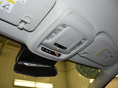 Used 2024 Buick Envision Preferred image 26