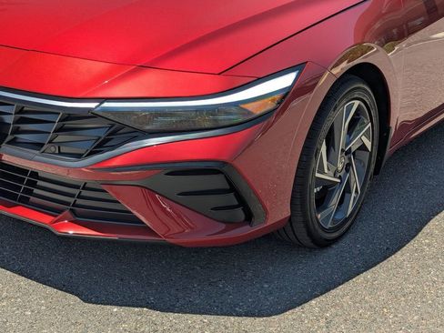 New 2025 Hyundai Elantra Limited image 10