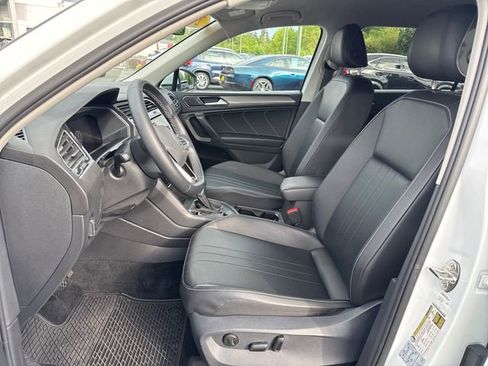 Used 2022 Volkswagen Tiguan SE AWD/4WD image 15