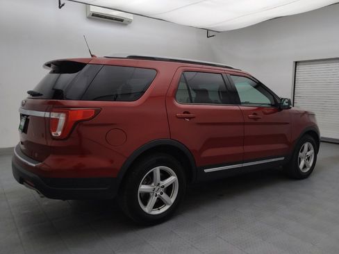 Used 2018 Ford Explorer XLT w/ Equipment Group 201A FWD image 10