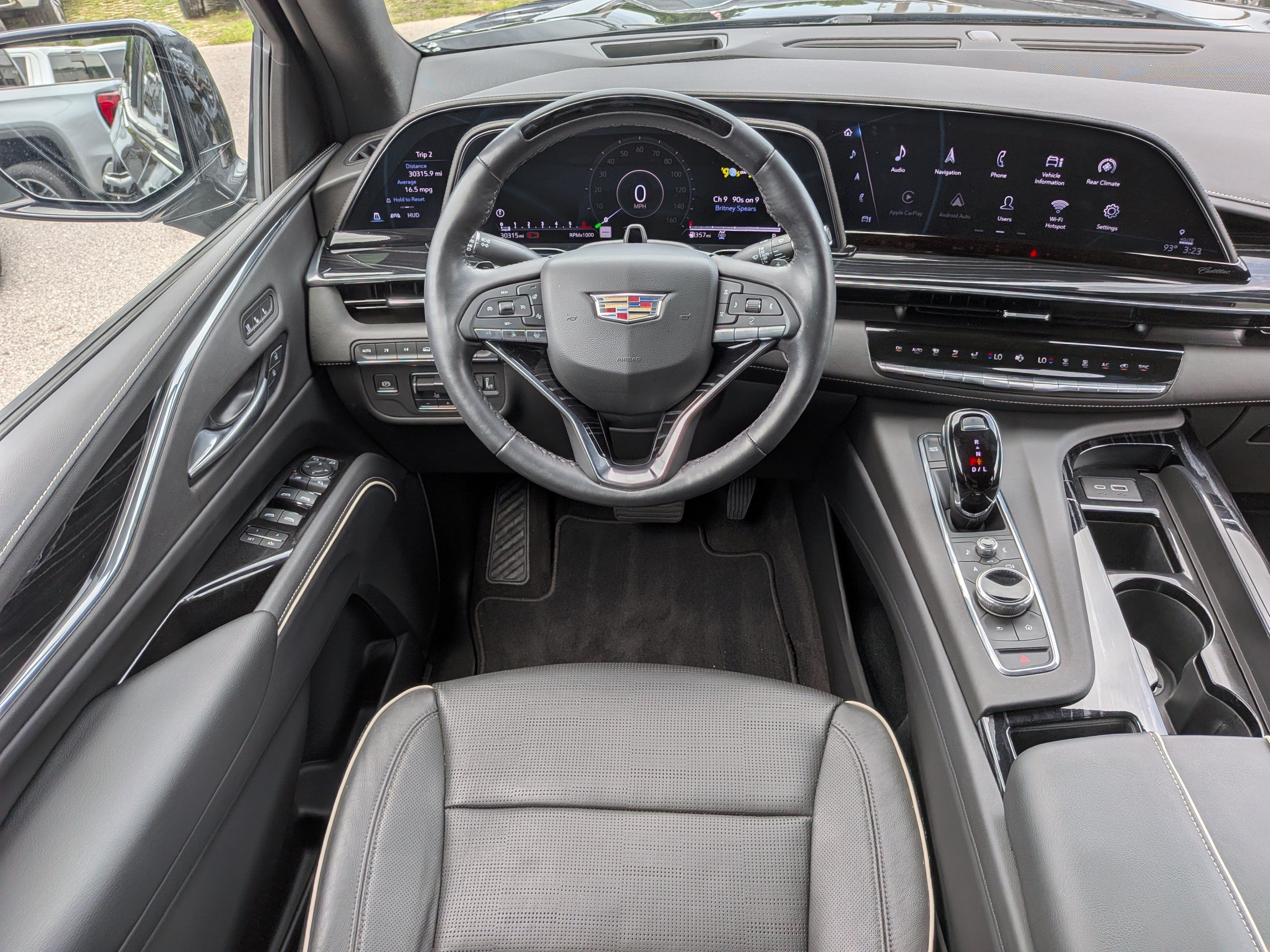 Certified 2023 Cadillac Escalade Sport w/ LPO, ONYX Package AWD/4WD image 15