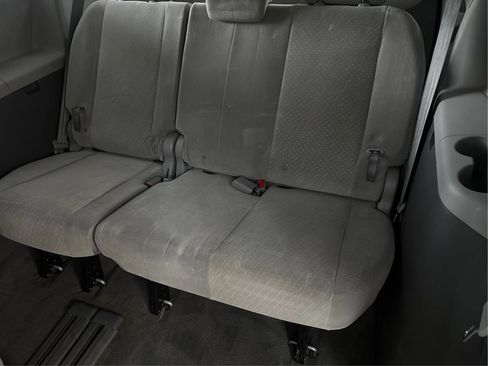 Used 2018 Toyota Sienna LE FWD image 39