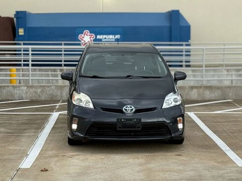 Used 2015 Toyota Prius Two FWD image 2