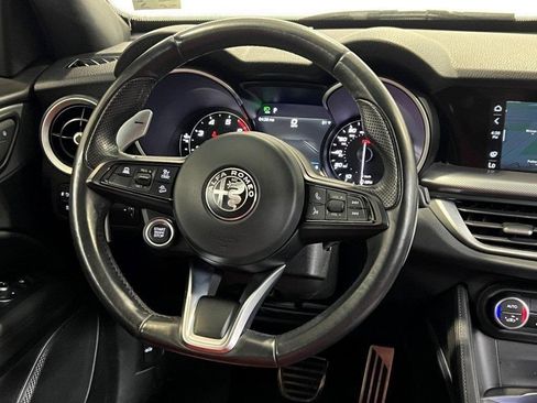 Used 2022 Alfa Romeo Stelvio Veloce image 26