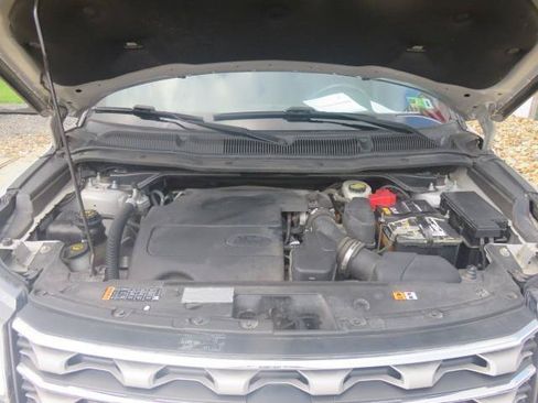 Used 2017 Ford Explorer XLT AWD/4WD image 27