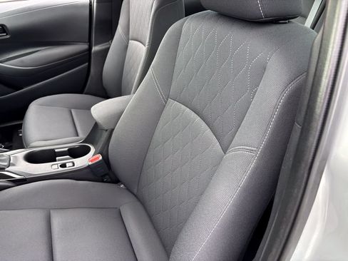 Used 2025 Toyota Corolla LE FWD image 18