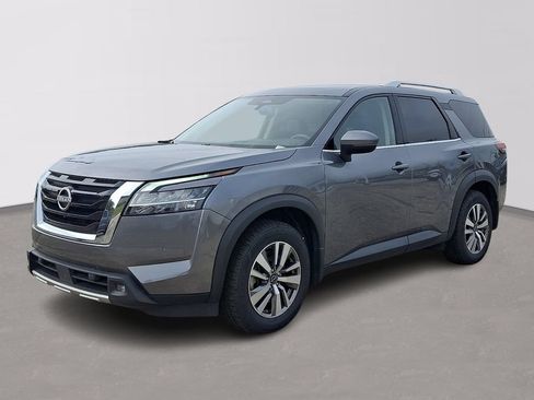 Used 2022 Nissan Pathfinder SL AWD/4WD image 3