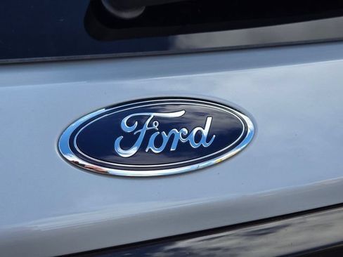Used 2025 Ford Explorer Platinum w/ LUX Leather Package AWD/4WD image 19