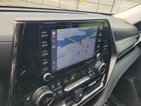 Used 2021 Toyota Highlander XLE FWD image 30