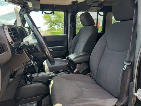 Used 2015 Jeep Wrangler Unlimited Sport w/ Quick Order Package 24S AWD/4WD image 19