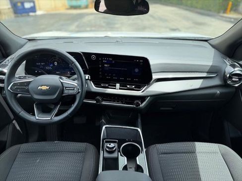 Used 2026 Chevrolet Equinox LT FWD image 22