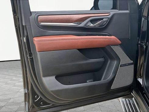 Used 2024 GMC Yukon Denali Ultimate AWD/4WD image 18