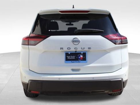 Used 2024 Nissan Rogue S image 5