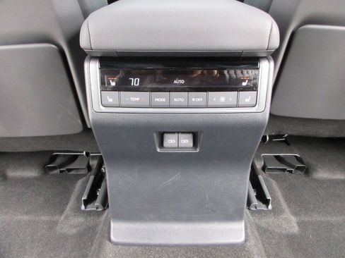 Used 2025 Lexus GX 550 w/ Accessory Package (Z1) image 22