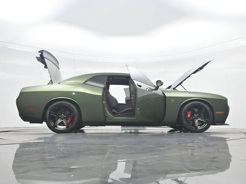 Used 2022 Dodge Challenger SRT Hellcat w/ Plus Package RWD image 48