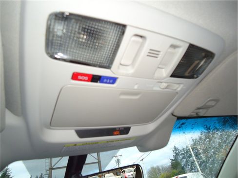 Used 2018 Subaru Outback 2.5i Limited image 22