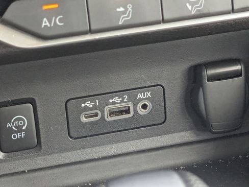 Used 2024 Nissan Sentra SV image 23