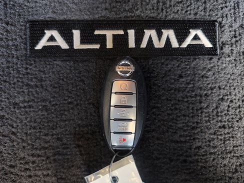 Used 2019 Nissan Altima 2.5 SR w/ SR Premium Package FWD image 29