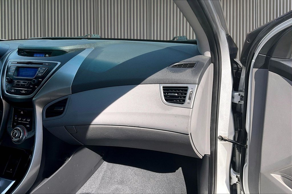 Used 2013 Hyundai Elantra GLS w/ Preferred Pkg FWD image 18