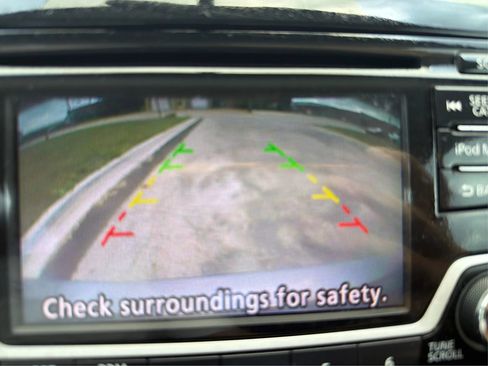 Used 2017 Nissan Sentra SV FWD image 29