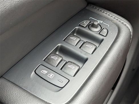 New 2025 Volvo XC60 B5 Plus w/ Protection Package Premier image 27